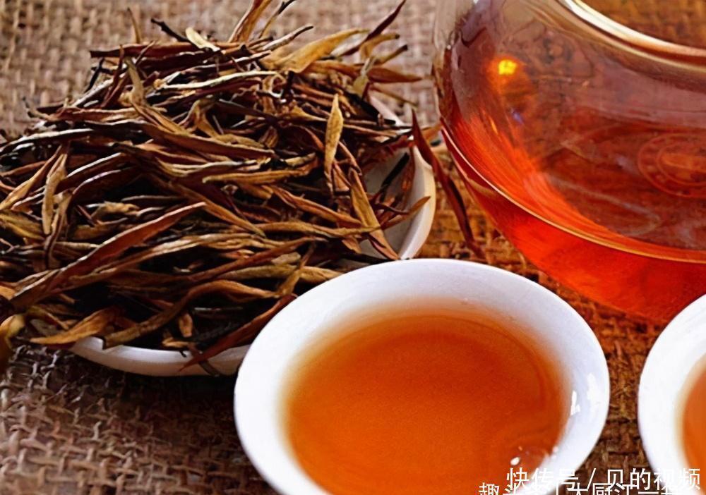 面含|炖牛肉放什么调料?牢记这3种,牛肉软烂入味又多汁,收藏了