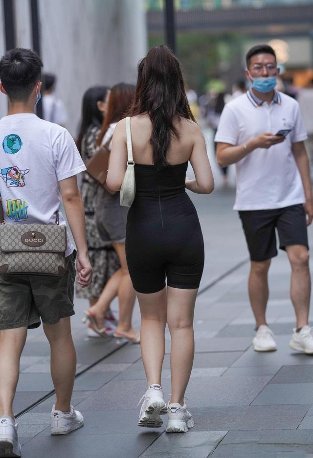 穿搭 个性美观的瑜伽裤穿搭让你光彩夺人,清新大方又显气质,精致时尚