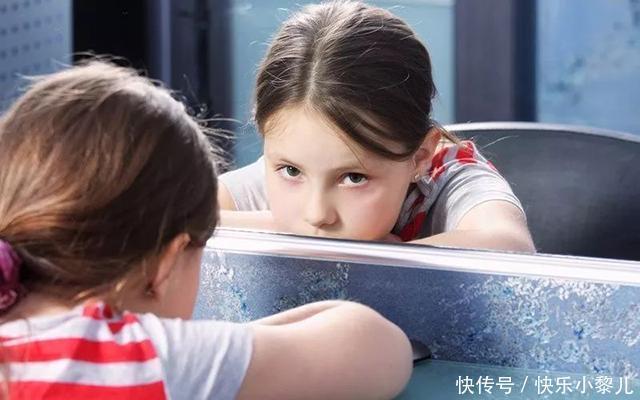 苗头|孩子内心自卑，行为上会有这三个苗头，父母多关注，让他打开心结