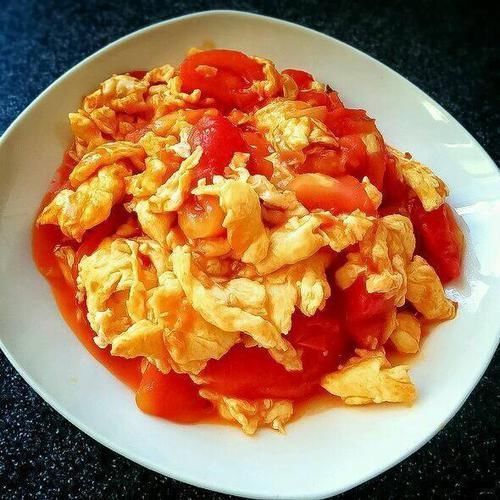 吃西红柿,别忘加一宝,常吃血管畅通,呵护子宫,皮肤嫩滑