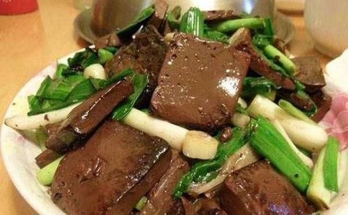 炒猪血|炒猪血时，不能直接下锅炒，加上这一步，猪血滑嫩入味一点也不腥