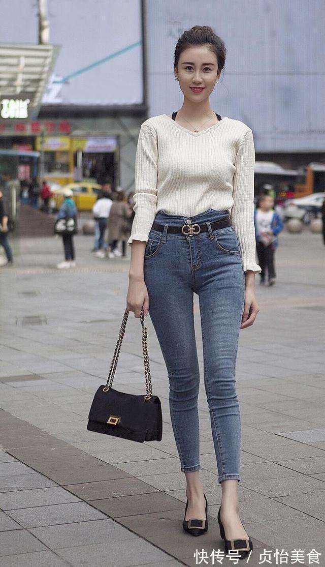 牛仔裤 气质女孩的初秋牛仔裤穿搭，休闲清爽又好看，值得借鉴