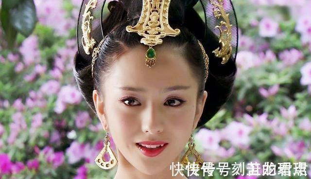 白团扇#自古深情留不住,一首流传千年的宫怨诗,一针见血指出真相