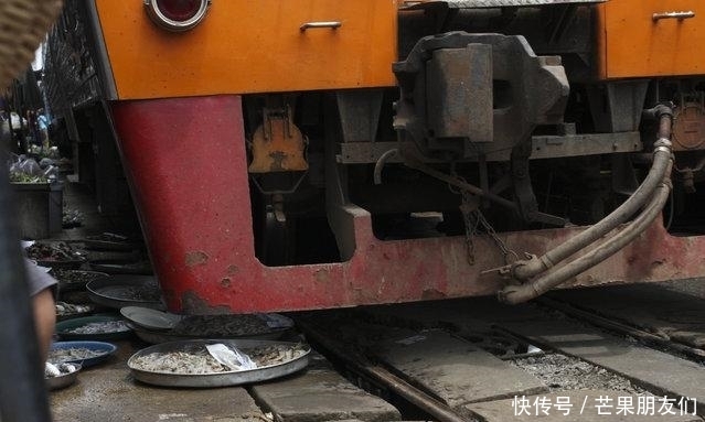 奇葩|不可思议的奇葩市场,他们真是用生命在做生意