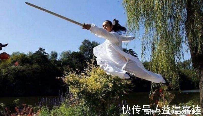 武术$古代大侠飞檐走壁功夫了得,武功到底多厉害?可能和你想的不一样