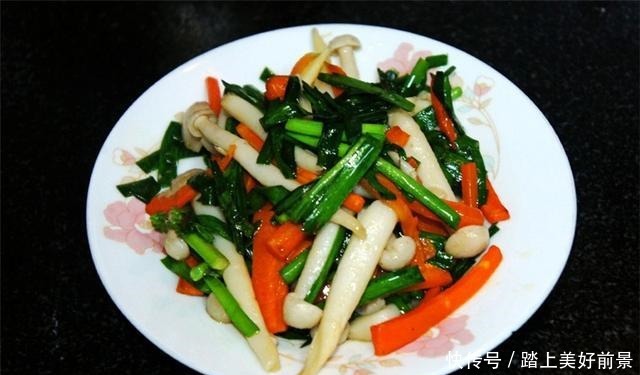 韭菜和“它”天生一对，隔三差五吃，排出黑臭宿便，大肚腩变小了
