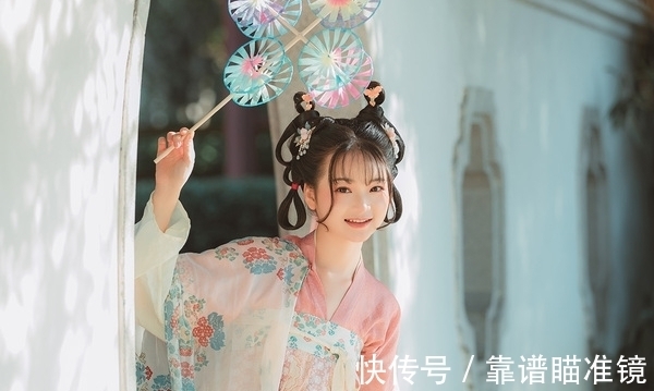 七绝#诗词原创:5首七绝岁末感怀|蓬鬓青春一回首,莫嫌诗里落花深