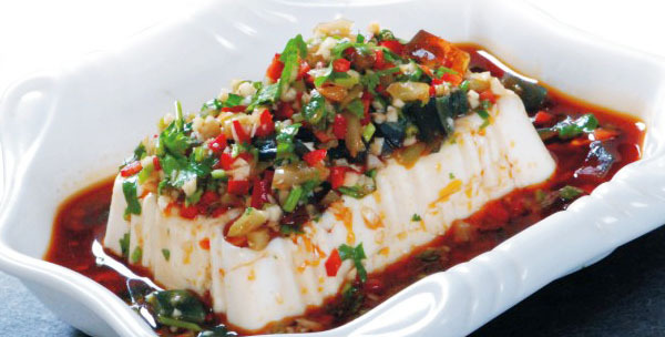 此菜香酥可口，好吃不塞牙，咬下去满嘴香，家人一人一盘吃不腻