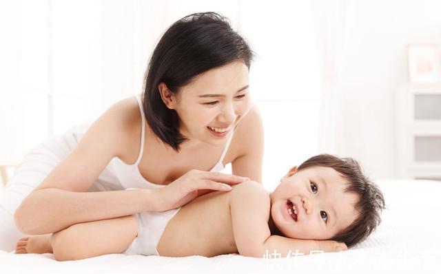婴儿车|孩子睡醒后有这2个动作，说明情商高于同龄人，父母就偷着乐吧