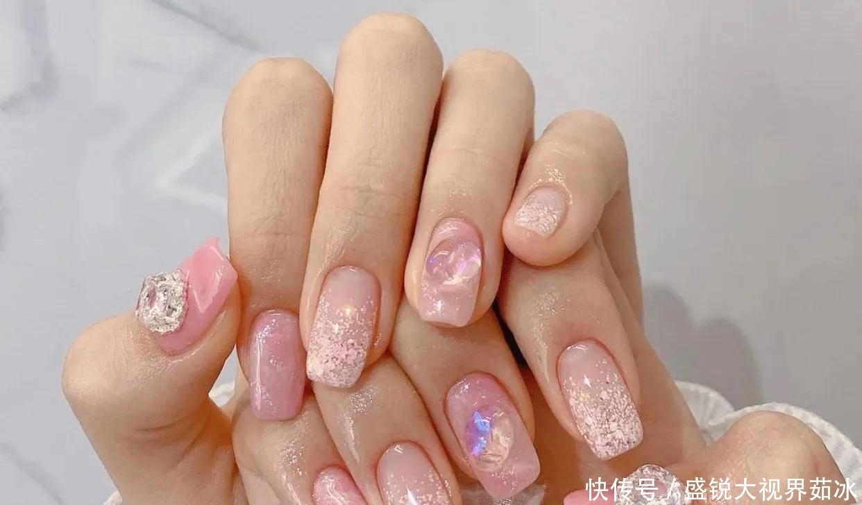 高级不撞款的晕染美甲,活泼可爱,冰淇凌样式软糯甜美!