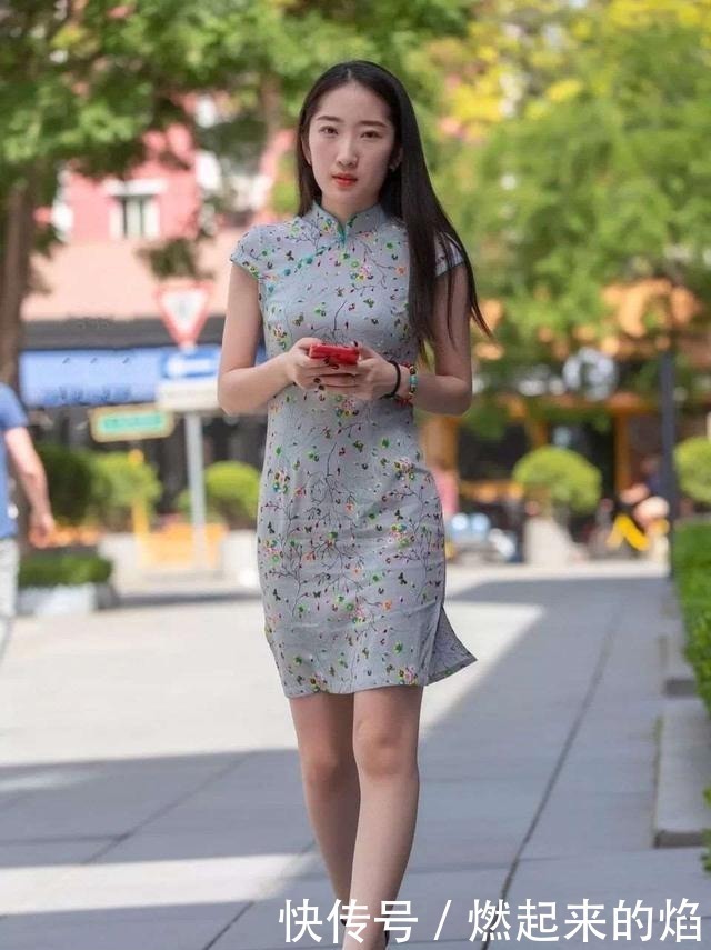 连衣裙 连衣裙的穿着更遮肉，打造自在随性感，好看又甜美