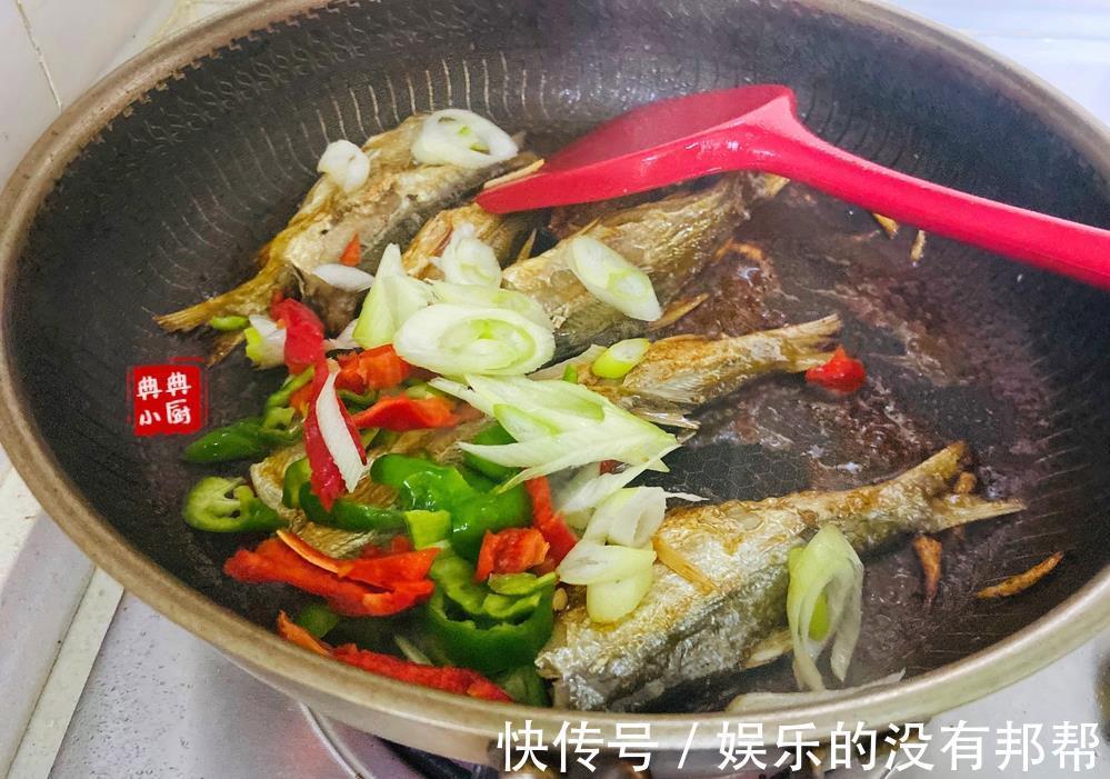 小鱼干|夏天的下饭神器，无敌下饭菜，咸香小鱼干