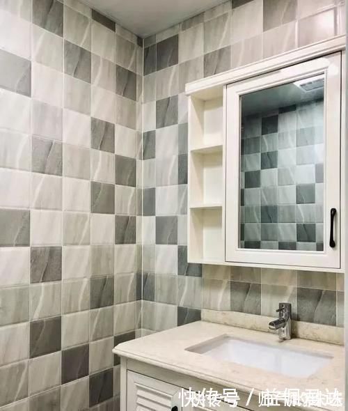 瓷砖|老公坚持在过道打柜子，完工后我懵了，电视墙十分抢眼，谁见过！