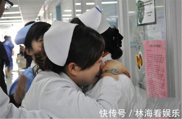 二胎|产妇半夜生二胎,产房外只有大女儿一人等候,孩子的话让护士落泪