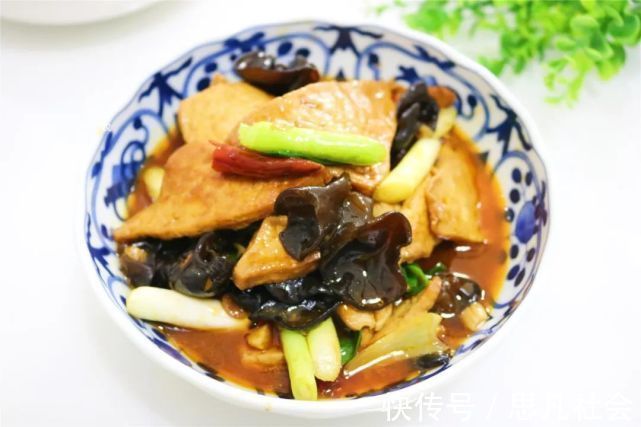 蒜苗|豆腐这样做太好吃了,我家每周做一次,软嫩入味,给肉都不换