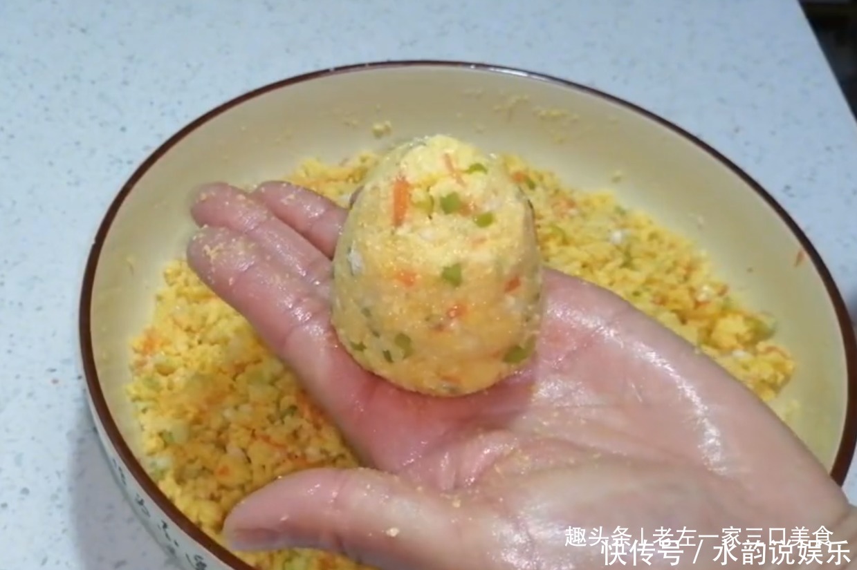 左教|老左教你玉米面窝窝头的正确做法,一次5个都不够吃,太香了