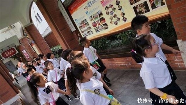 幼儿园|学生集体外出活动花费22300元，老师要求AA制，家长群炸开锅