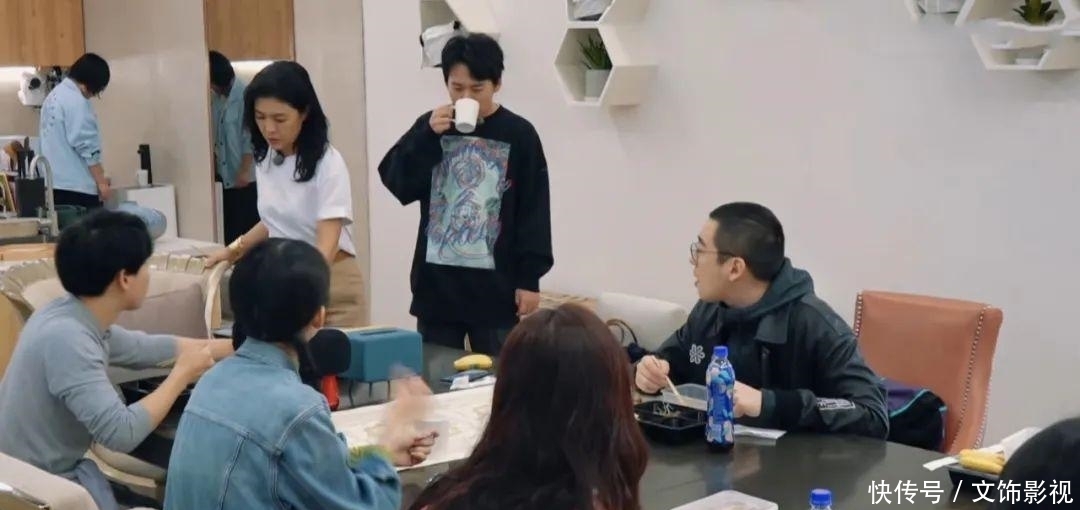 名利场 对7个人用7种说话方式,苏芒的社交堪称教科书,18年名利场没白混