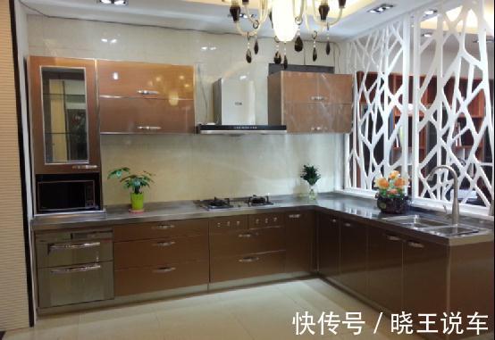 厨房|橱柜台面用不锈钢还是大理石好?内行人都这样选择,清洁使用方便