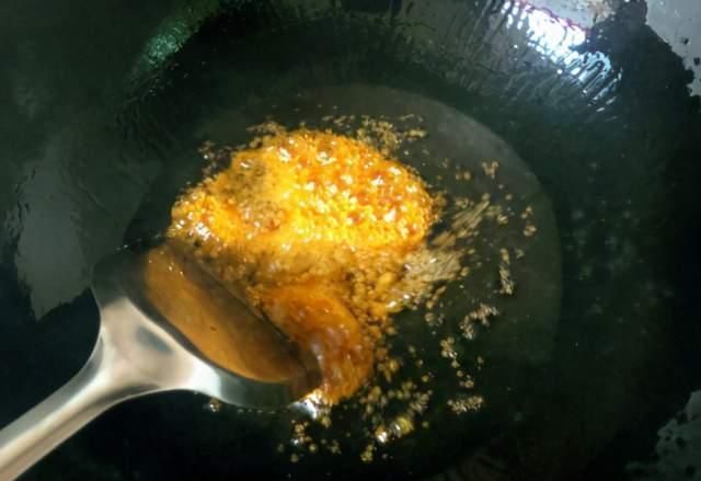 20块钱一斤,冬天要多吃,比牛羊肉还好,卤着吃软烂脱骨还解馋