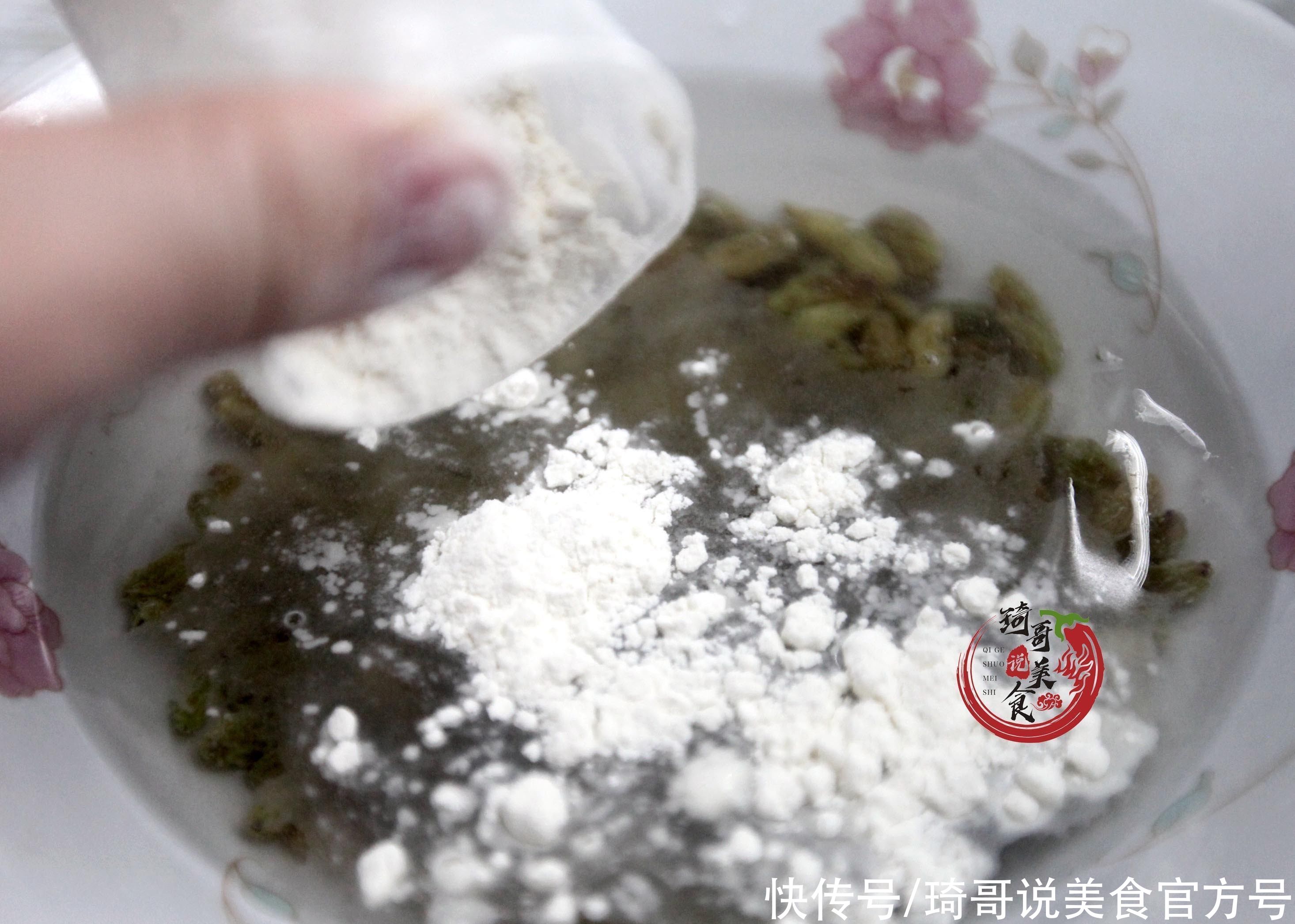  清水|清水洗葡萄干，比不洗还脏，教你小窍门，脏东西自己“溜出来”