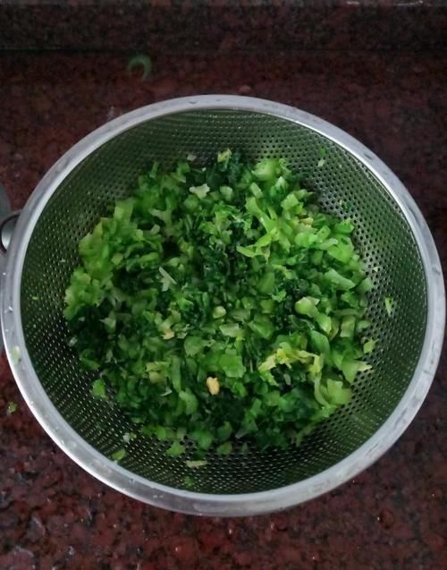 口感|冬天很多人“怕吃”这菜,营养不输萝卜白菜,处理好后开胃又解腻