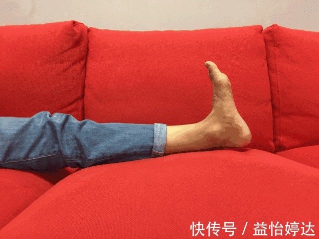 皮肤|睡前这样趴10分钟，等于跑步1小时！经络疏通了，皮肤也变好了