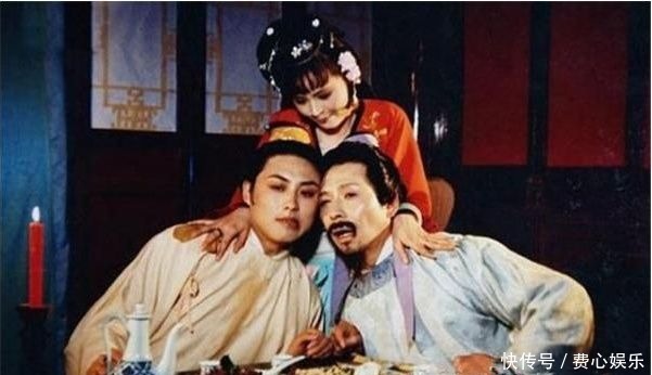 贾珍|宁国府的人为何丑态百出?贾珍的一番话点出了祸源,太不自重了