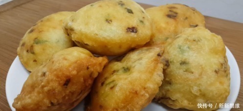 面粉新吃法,手不沾面,比油条做法简单,比馅饼好吃,越吃越想吃