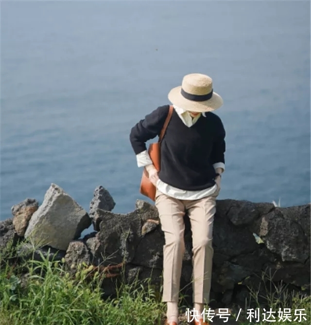 衬衫 三木又火了!“奶奶叠衫+豆腐裤”组合层次感强,保暖性非常好