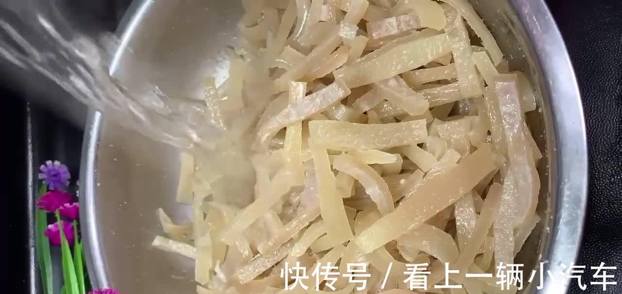 教你做猪皮冻,步骤详细,皮冻透亮无腥味,入口Q弹价廉物美
