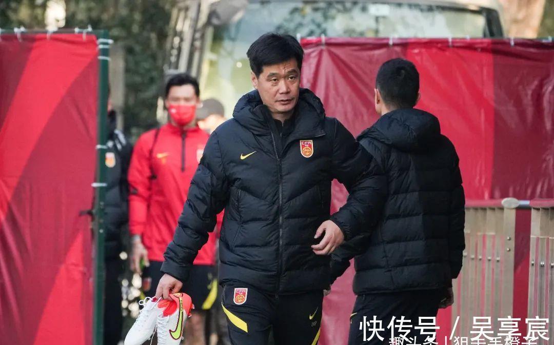 戴伟浚|张稀哲被拿下,李霄鹏收获两大喜讯,23岁新星驰援国足赢日本