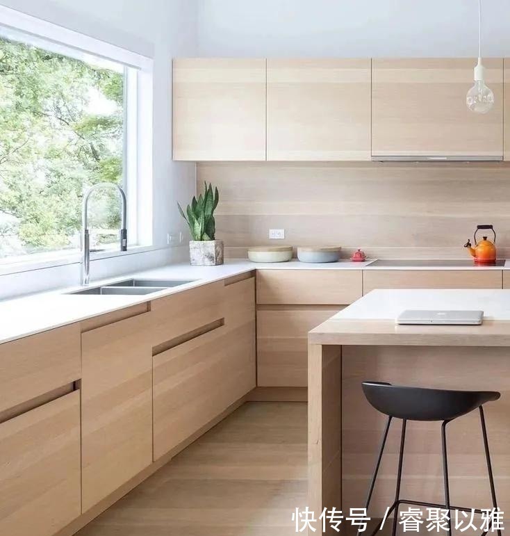 ps|看上去一尘不染的厨房，大家都用了这几种配色~