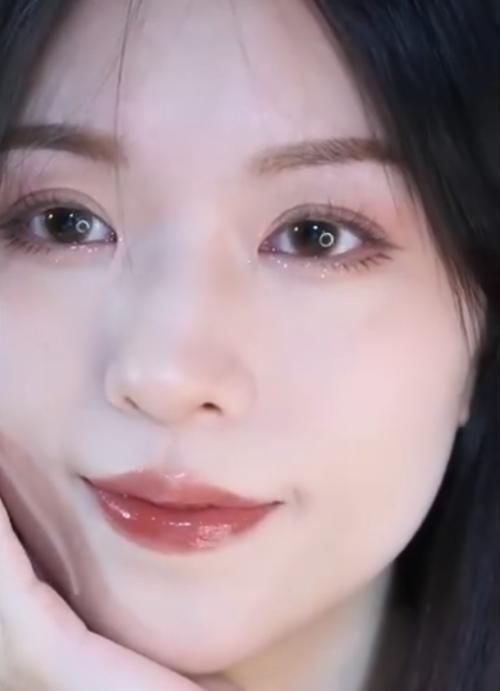 年纪|小姐姐仿妆神明少女,开始:年纪有点大吧,看到最后:竟然心动了!