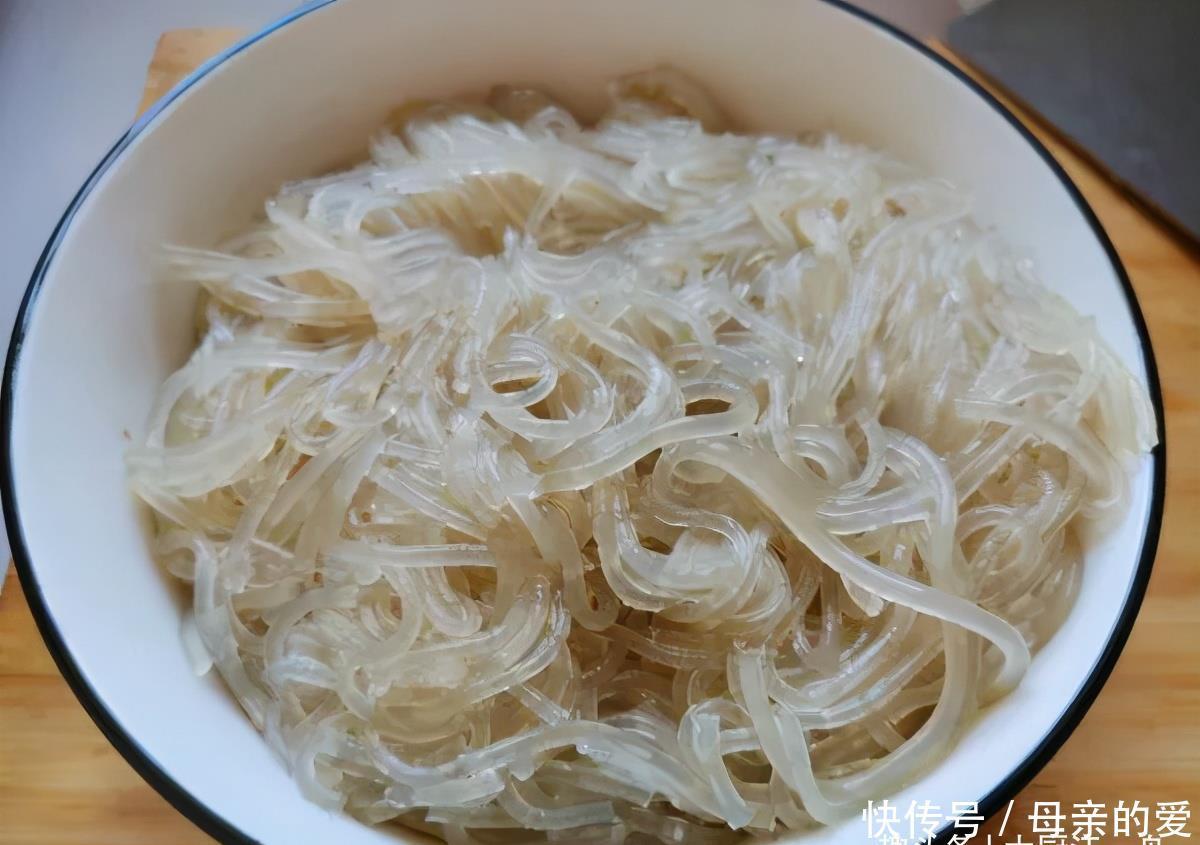 粉条别再炒着吃了,教你河南特色做法,劲道又解馋,年夜饭必备