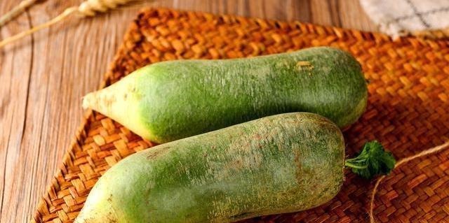 怕买到糠心萝卜学会看这3个地方，挑到的个个新鲜脆嫩又水灵