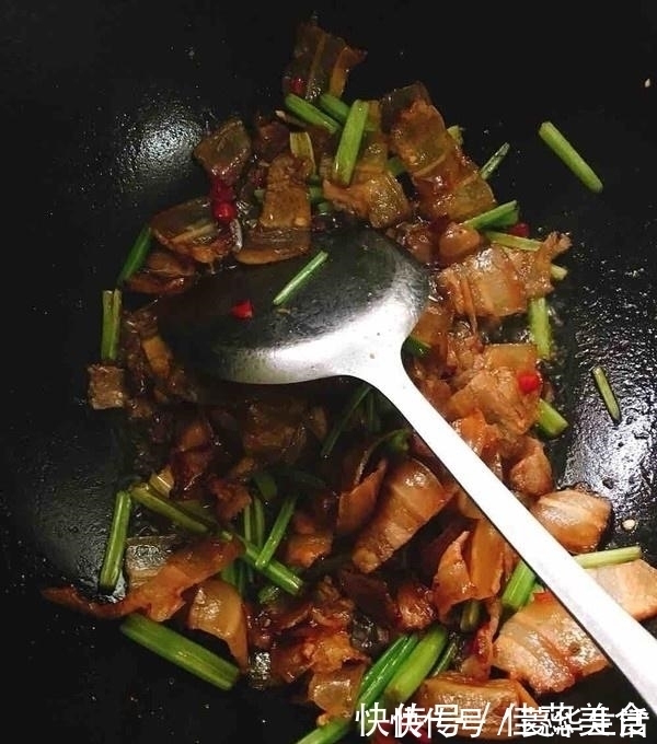 营养师随身查|腊肉和“它”天生一对，香到舔盘子，味道醇香口感棒，快收藏