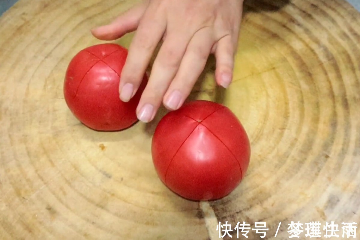 西红柿炒鸡蛋怎么做？很多人第一步就错了，大厨教你正确做法