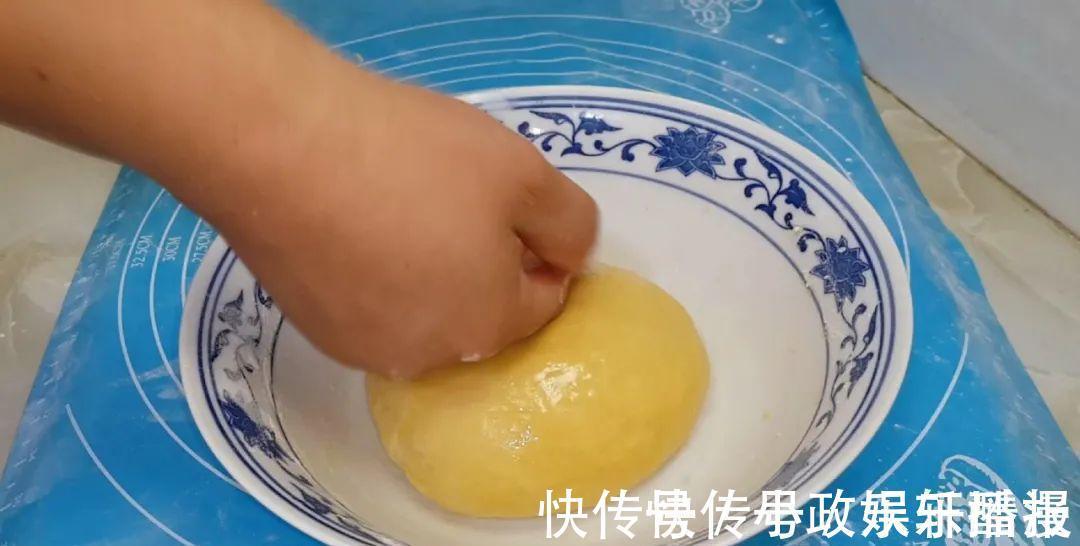 3个鸡蛋,1斤面粉,大刀一切,松软香甜不刷油,我家一周吃五次