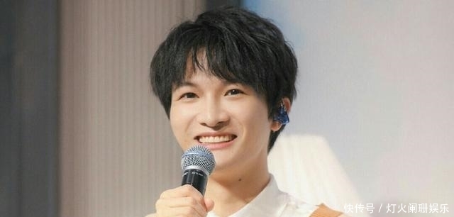 宠粉|周深空降重庆:没有明星架子,走到哪唱到哪,这届粉丝太幸福