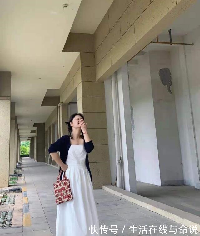 蕾丝 梨形身材女生，出门少穿裤装，现在流行这样穿，时髦精致又显瘦！