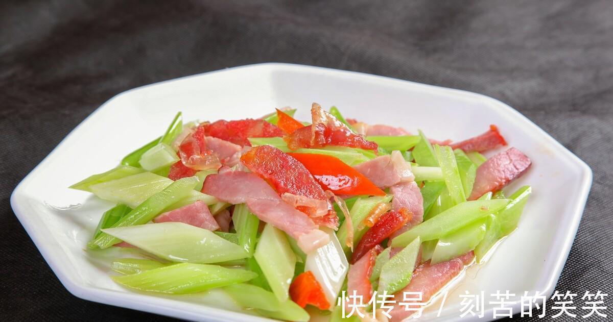 稳定血压|高血压人群要多吃燕麦想要稳定高血压,这三种食物也要了解