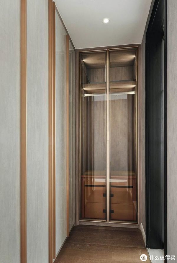 全屋|150㎡的精装大宅,一进门就被客厅迷住!全屋时尚高级,挑不出毛病