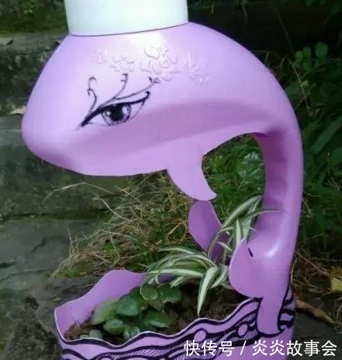 “洗衣液桶”别扔,这样剪2刀,秒变养花神器,还能种菜