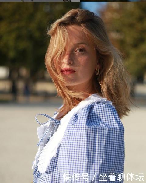 喷雾|年末聚会大家都披头散发就没意思了!这几款秋冬长发的发型才够美