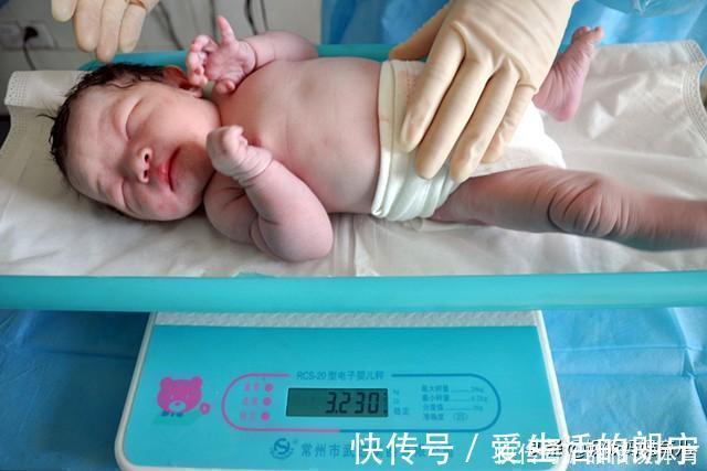 宝宝|孩子出生如果有这些特点,暗示在子宫里发育很不错,你家娃有吗?