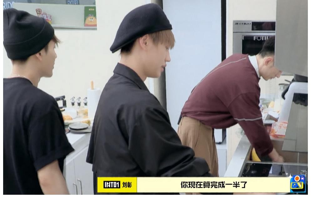 刘彰|拜托了冰箱：王嘉尔为逗笑李雪琴，让张彬彬把他当马骑；和刘彰的对话好暖心