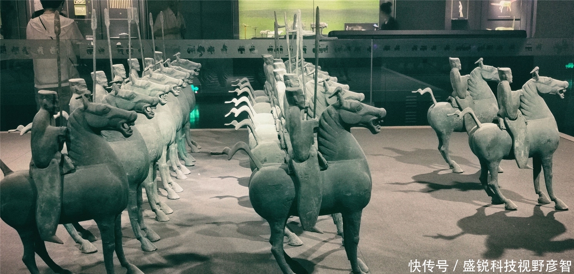 为什么很少见到国宝铜奔马的正脸形象?原来它是个逗比,谁见谁乐