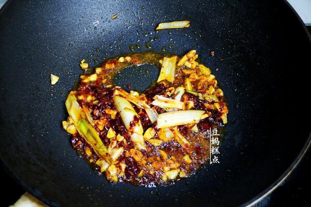  又一好吃的下饭素菜，5分钟搞定，如同肉的口感，连孩子也爱吃