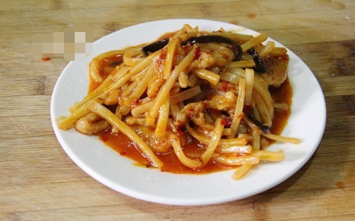 周末一家四口午餐,花费不足50,六菜一汤,简简单单,吃的美美的